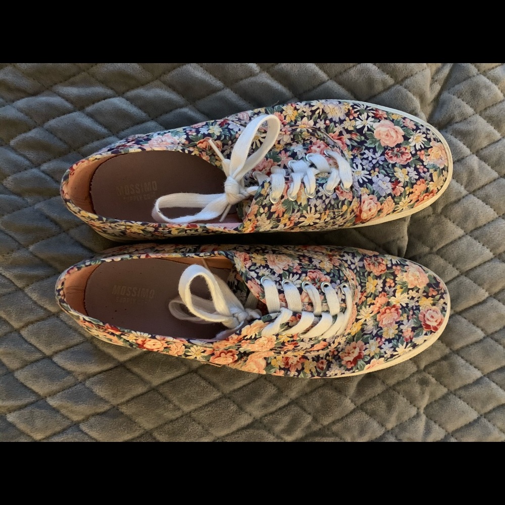 Flower canvas shoes
